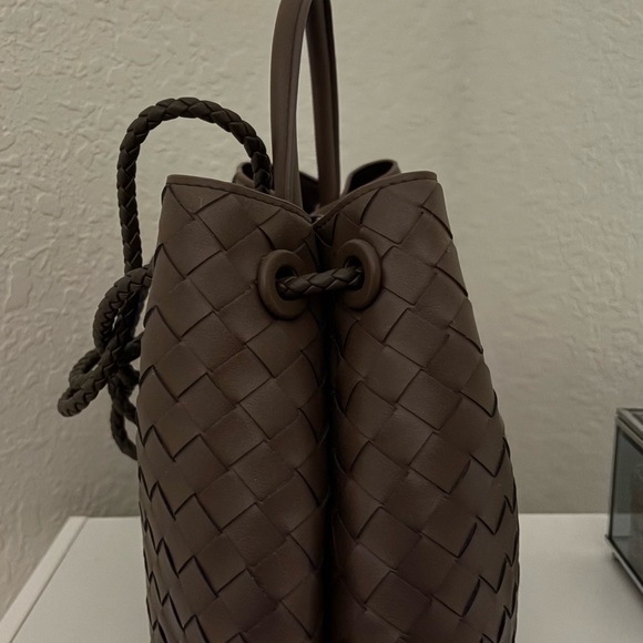 Woven textured bag — luxury look, great condition - Picture 2 of 6